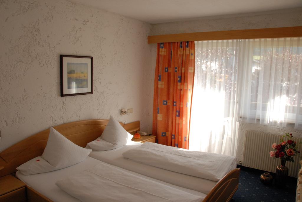 Hotel Edelweiss Innsbruck Rum bild